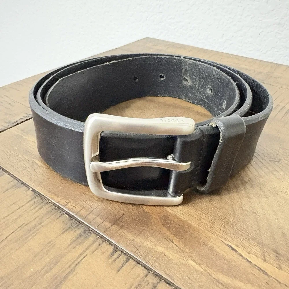 Fossil Mens Black Genuine Leather Belt Size 40 Silver Buckle Vintage